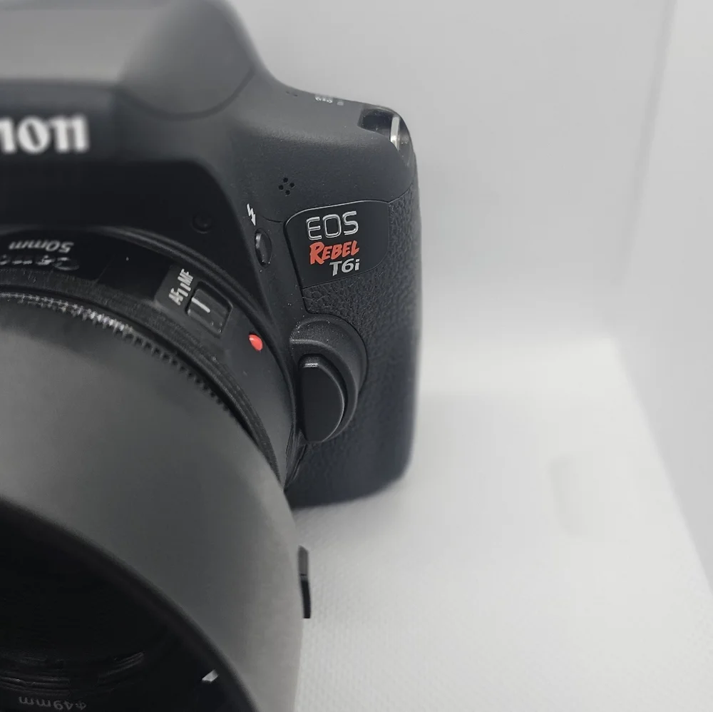 Canon EOS Rebel T6i 24MP Black DSLR Camera with Lenses. MINT CONDITION